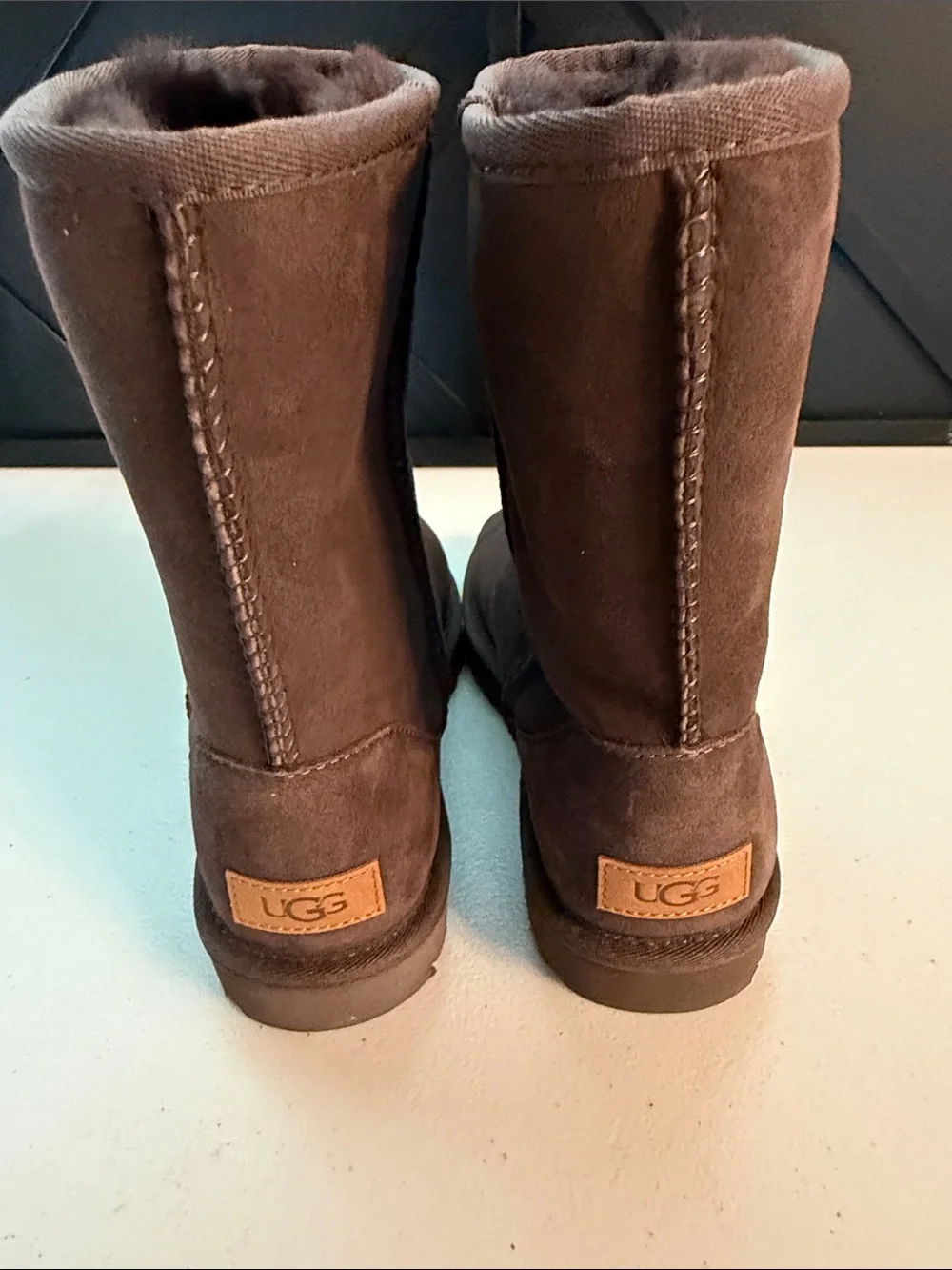 UGG Women's Classic Short II Boots Burnt Cedar Suede Mid-Calf Winter Sz 7